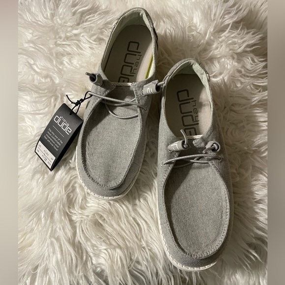 Hey Dude NWT Women’s Wendy Chambray Slip on Shoes. Size 6. No Box. - Picture 2 of 9